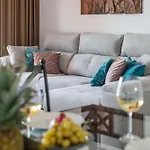 Casa Africa - Exclusive 2br By The Sea With Pool *