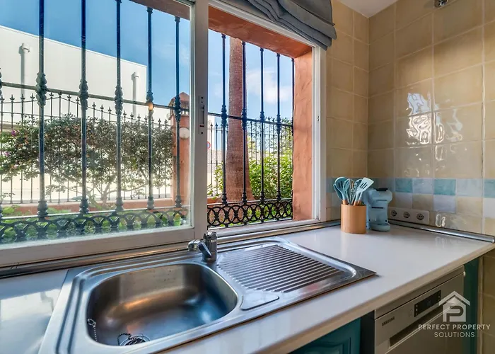 Casa Africa - Exclusive 2br By The Sea With Pool Apartment